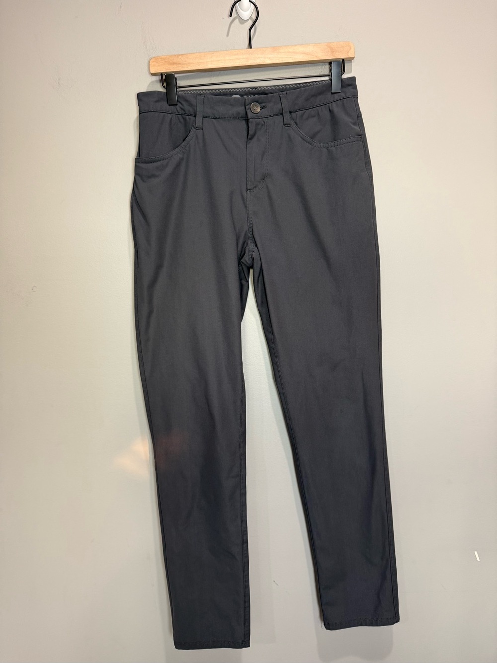 Vuori Meta Pant 30‎ Charcoal Gray Performance Chino Travel Stretch Pants